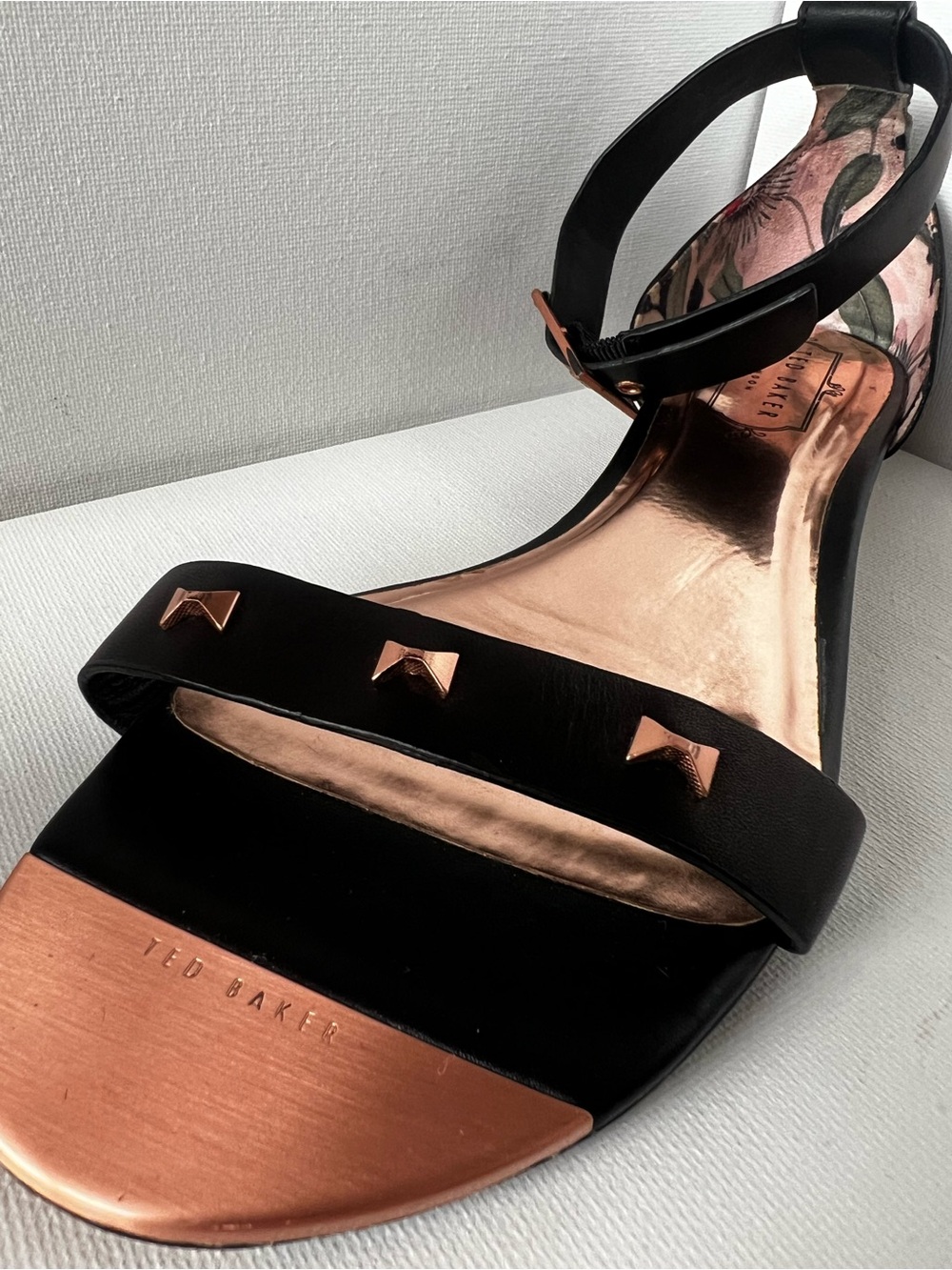 Ted Baker Women's Black & Rose Toned Sandals with Buckle Strap - Size 39.5 EU - Picture 8 of 11